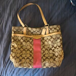 Y2K COACH PURSE. Pink stripe. Pockets inside and one outside. Mid size